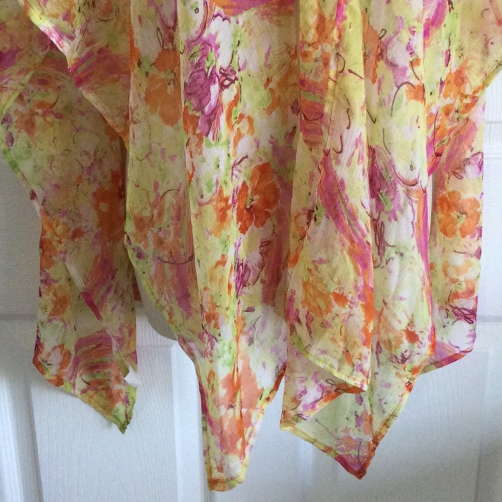 Summer Floral Wrap - Picture 4 of 6
